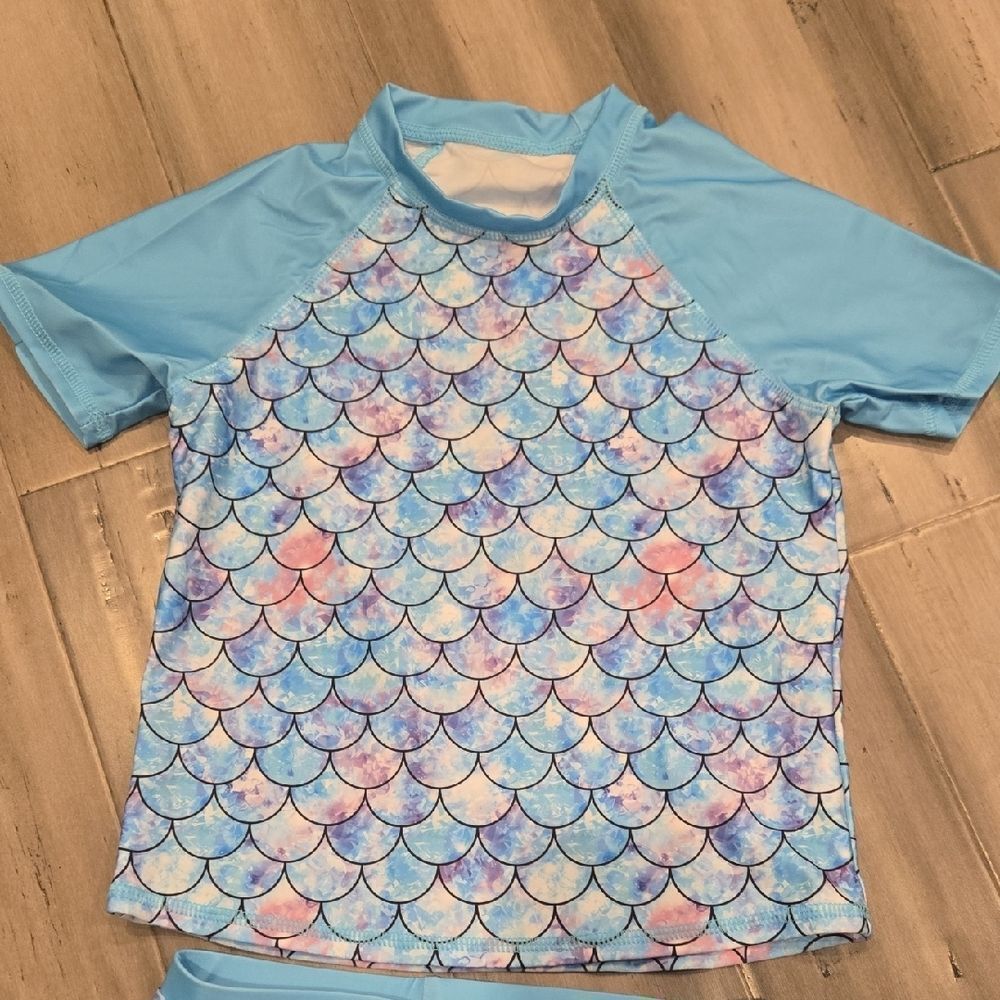Colorful Mermaid Scale Kids Rashguard Set - Picture 3 of 5